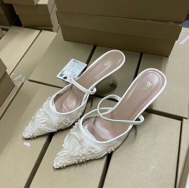 женские брендовые туфли недорого: Босоножки, 36, Zara, Б/у, цвет - Бежевый, Самовывоз, Платная доставка