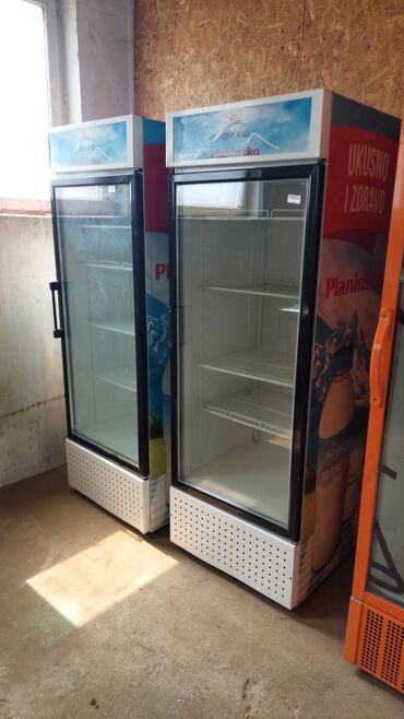 nameštaj po meri – sofe: Rashladne vitrine frigorex 650 litara komad 500 evra