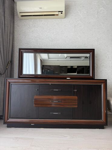 Təkərlər: Komod 80azn. Unvan Inqilab kuc m 3645 Nigaz
