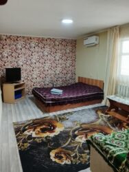 дом ново покровке: Гостиница. Час.Ночь.Сутки.Чисто,уютно, тепло,парковка,кухня,бар