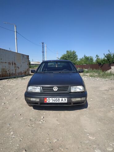 фол шаран: Volkswagen Vento: 1992 г., 2 л, Механика, Бензин, Седан