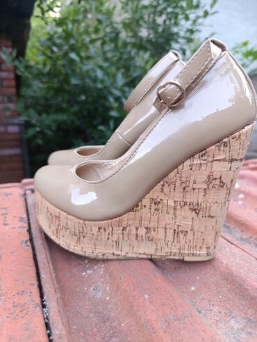 grubin papuce nis: Pumps