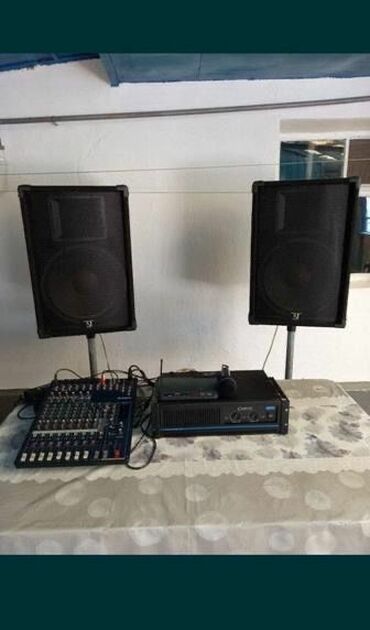 DJ-lər: Kalonka🔈, mikrofon🎤, DJ🕴🏼, fotoqraf📷, isiqlar🪩, tustu aparati