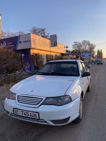 Daewoo: Daewoo Nexia: 2010 г., 1.5 л, Механика, Бензин, Седан