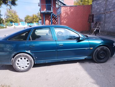 Opel: Opel Vectra: 2000 г., 1.6 л, Механика, Бензин, Седан