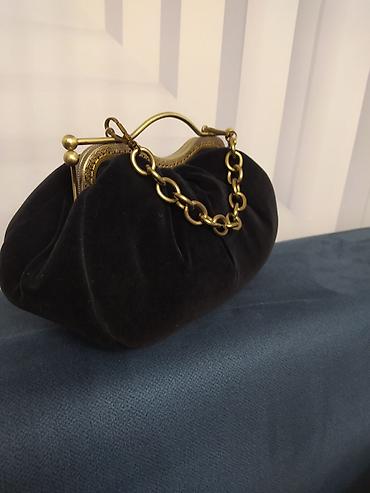 Классические сумки: Продаю бархатный редикюль сумочку, новая, черного цвета размер 30×15 — 12