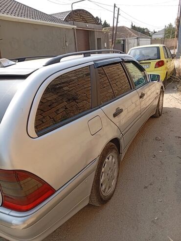 Mercedes-Benz: Mercedes-Benz 220: 2.2 l | 2000 il Universal — 13