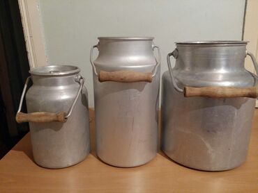 mətbəx ləvazimatları: Sovetin qalin aluminium budonlaridir. Ela veziyyetdeirler. Uzun