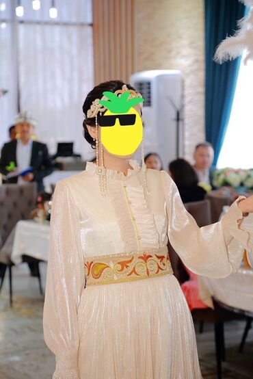 свадебная диадема: Кыз узатууга көйнөк, M, Ичи көрүнүп турган жеңдер, Куру менен, Колдонулган