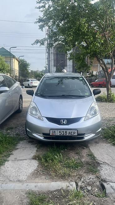 е34 дверь: Honda Fit: 2011 г., 1.5 л, Автомат, Бензин, Хэтчбэк — 1