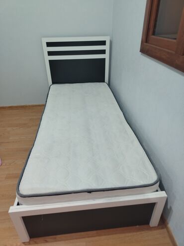 железная кровать односпальная: Təknəfərlik çarpayı, Bazasız, Matras ilə, Siyirməsiz