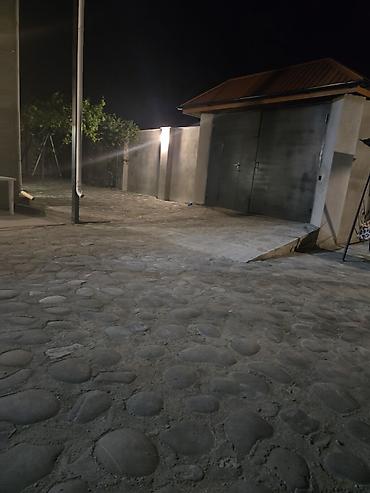 Günlük kirayə evlər: 160 kv. m, 4 otaqlı, İşıq, Su, Kanalizasiya — 32