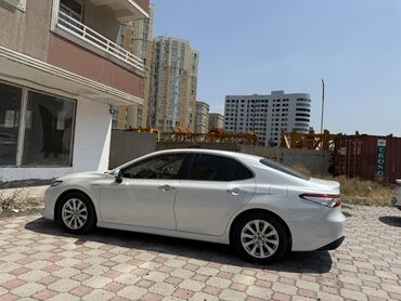 грязевые шины на тойота 4 раннер: Белый седан Toyota Camry с литыми дисками. Автомобиль оснащен боковыми