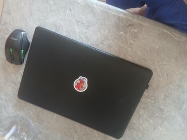 Lenovo: HP brendinin qara rəngli noutbuku, heç bir problemsiz vir dənə krişqa