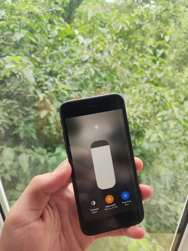 simsiz modem: IPhone SE 2020, 64 ГБ, Черный, Отпечаток пальца, Беспроводная зарядка