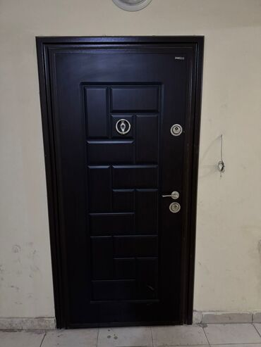 Bunker qapıları: Mənzil üçün İşlənmiş Giriş qapısı 90x200 sm With peephole, Zəmanətsiz, Ünvandan götürmə