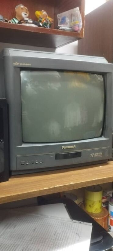 продаю связи с переездом: ЭЛТ-телевизоры Panasonic и JVC (две модели) - Диагональ: около 14–17