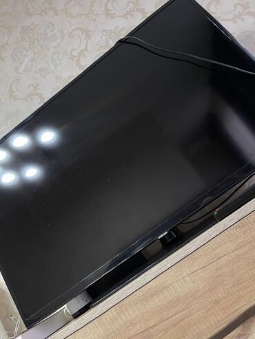 телевизоры продаю: Продам телевизор Samsung, диагональ около 40–43". Интернета нет