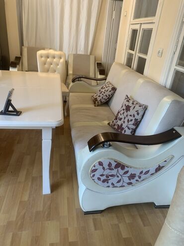 Qonaq otağı dəstləri: Masa və oturacaqlar — 8