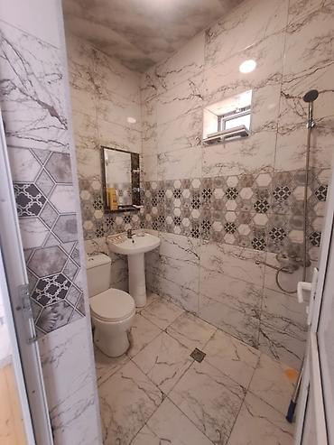 2 otaqli evler satilir: 1 mərtəbəli həyət evi Plan: - 2 otaq: qonaq otağı və yataq otağı - — 7