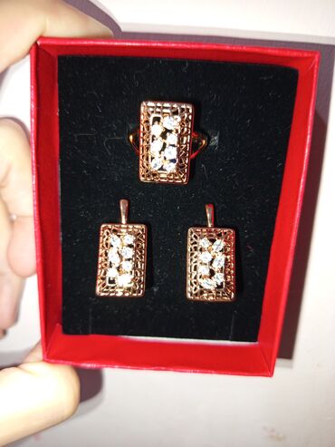 Tuflilər: Üzük və sırğalar - Metal: qızılı tonlu qirmizi rus qizili rengi - — 21