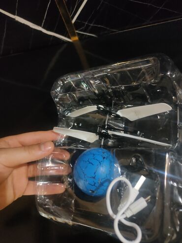 telefon tripod: Salam helikopter satılır 5 AZN tek problem içinde tok qopub qalan her
