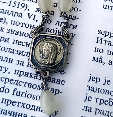 Ogrlice: Antikne brojanice staklene perle Raspeće krst ogrlica Italy. Antikna — 11