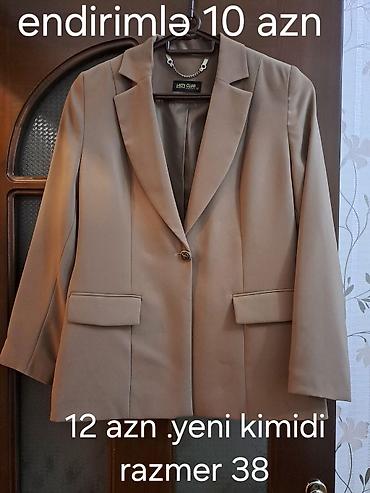 Qadın geyimləri: Qadın geyimləri – müxtəlif modellər və ölçülər - Bej rəngli klassik — 1