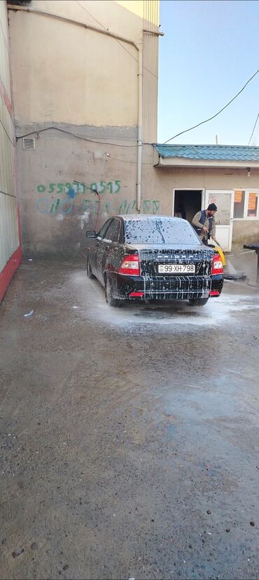 VAZ (LADA): Qara rəngdə Lada Priora avtomobili. Təmiz və baxımlı vəziyyətdədir
