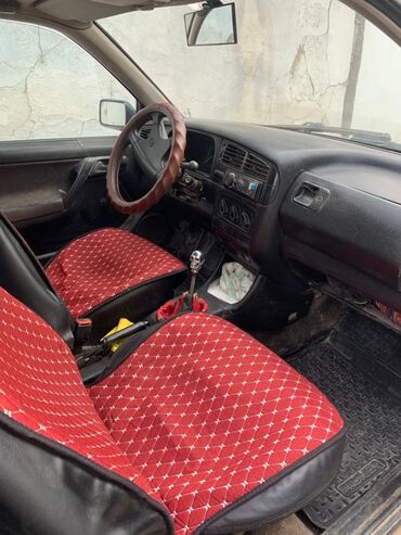 машина замок: Volkswagen Golf: 1991 г., Механика, Хетчбек