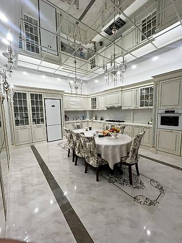 Продажа коттеджей и домов: Продается 2-этажный особняк в самом элитном районе города, в районе — 4