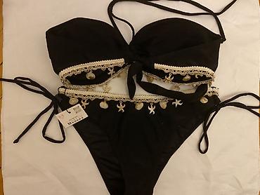 Çimərlik geyimləri: Qaralar rəngli bəzəkli iki hissəli bikini dəsti - Üst: Straplı — 2