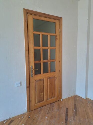 4ədəd qapı,taxta mebel teksturalı.3ədədi 2,08/90 sm,1ədəd isə