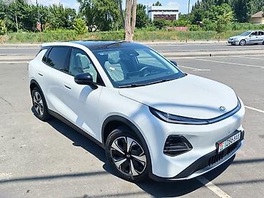 желтый lotus: Changan Qiyuan Q05: 2026 г. — 3