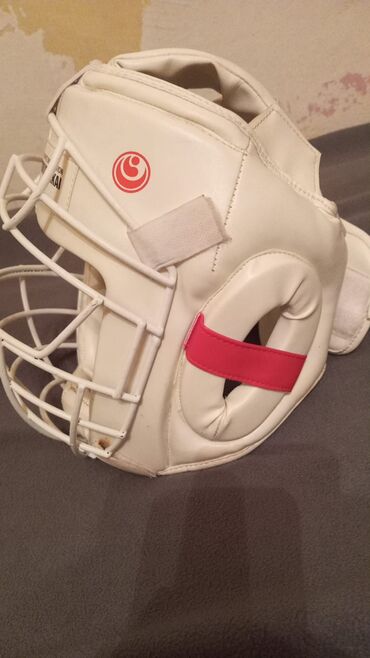 qaçis aparati: Məhsul: döyüş idmanı üçün qoruyucu dəst.şitki 20 azn venum .kask 60