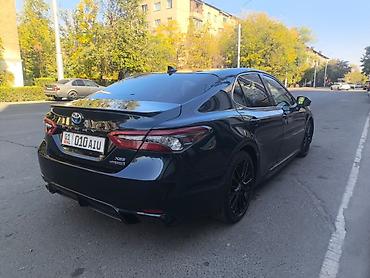 mazda 2: Toyota Camry: 2021 г., 2.5 л, Автомат, Гибрид, Седан — 3