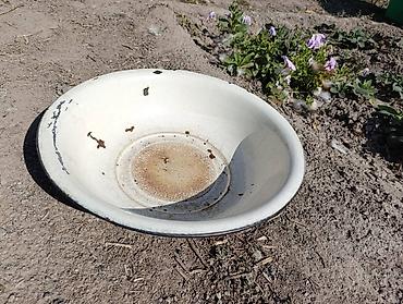 Другие емкости: Тазы СССР Алюминий - 1600 сом Латунь - 2500 сом Эмаль большой - 350 — 12