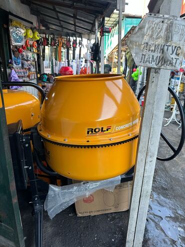 Другая мужская обувь: Бетономешалка оранжевого цвета с барабаном, предназначенным для — 5