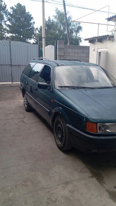 Volkswagen: Volkswagen Passat: 1990 г., 1.8 л, Механика, Бензин, Универсал