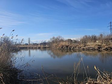 Продажа коттеджей и домов: Нижняя Ала-Арча районунда өзүнүн көлмөсү бар үй сатылат. Жер — 11