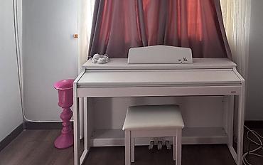 ucuz mebelər: Elektron pianino az istifadə olunub təzə kimidir. 1300 aznə alınıb — 2