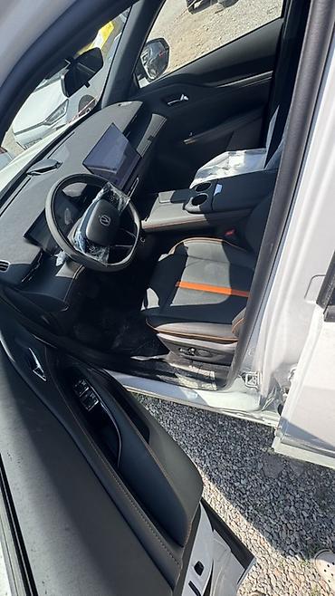 byd e1: Changan Uni-Z: 2026 г., 1.5 л, Робот, Бензин, Кроссовер — 4