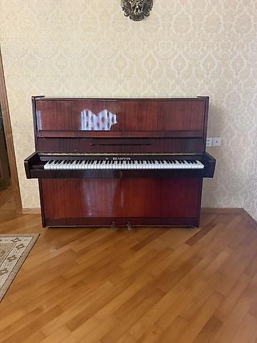 Upright pianino – “Belarus” markası - Korpus: parlaq cilalı tünd
