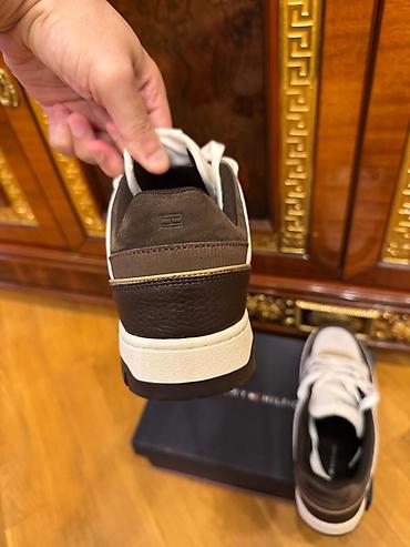 Original Tommy Hilfiger krossovkasi yenidi demek olar 1 defe geyinilib — 4