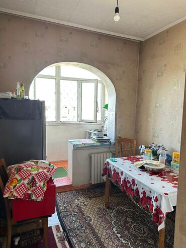 дешевые квартиры в оше: 3 бөлмө, 64 кв. м, 106-серия, 9 кабат, Эски ремонт
