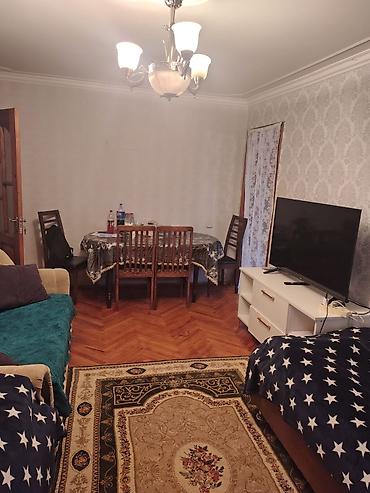 gence emlak ev: Nəriman Nərimanovda, Həsən Əliyev küçəsində 5 mərtəbəli evin 2-ci — 2