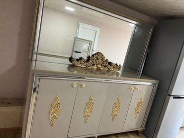 Sifarişlə yataq dəstləri: İşlənmiş, Güzgülü lalafo.az -da Sifarişlə yataq dəstləri: İşlənmiş, Güzgülü