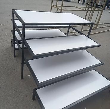 divar rəf: Metal karkaslı vitrin rəfi – 5 mərtəbəli - Təyinat: mağaza, butik — 1