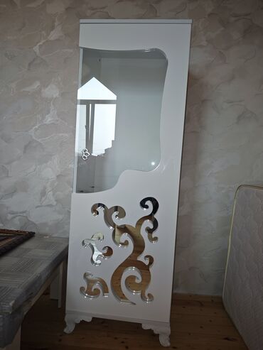 Mebel: Işlənmiş servant, bar ikisi birlikdə 70azn