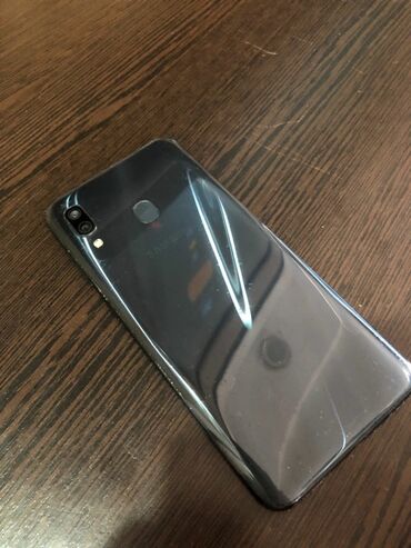 росо м 3: Samsung A30, Б/у, 32 ГБ, цвет - Черный